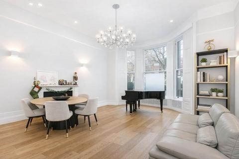 2 bedroom flat to rent, Cromwell Road, Earls Court, London