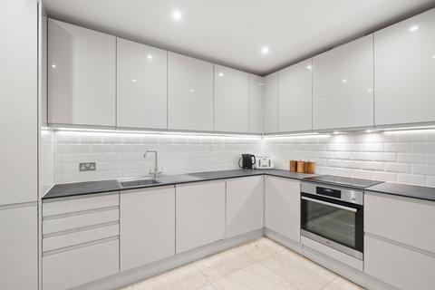 3 bedroom flat to rent, Barkston Gardens, Earls Court, London