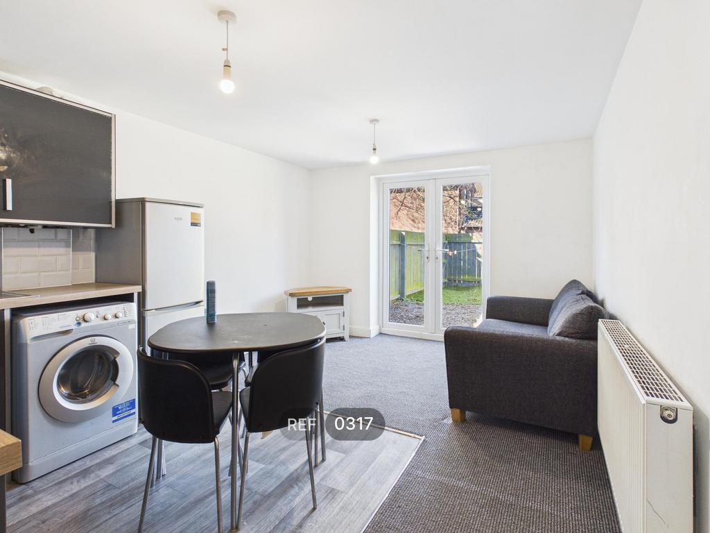Kitchen/Living area