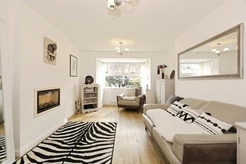 4 bedroom detached house for sale, Milton Close, Harrogate