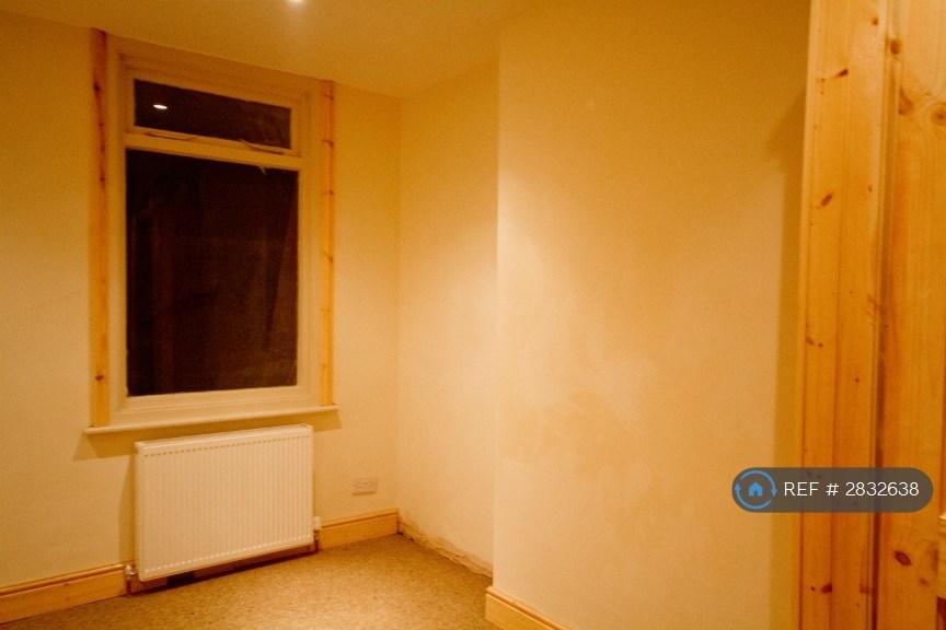 Middle Room