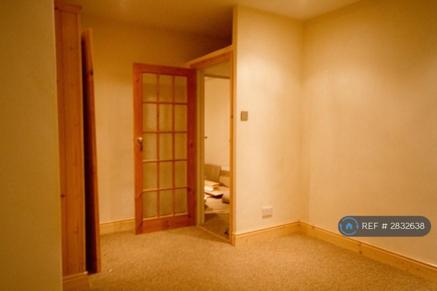 Middle Room To Interior Lobby