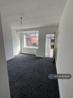 2 bedroom terraced house to rent, Block Lane, Oldham, OL9