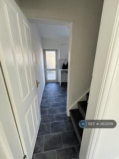 2 bedroom terraced house to rent, Block Lane, Oldham, OL9