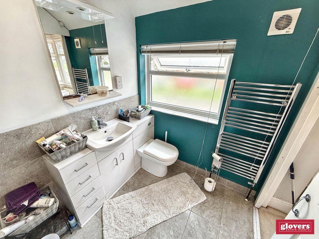 Ensuite shower room