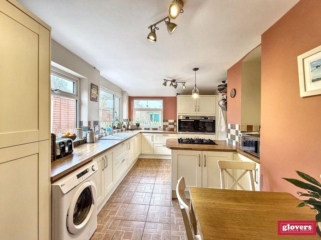 Dining kitchen