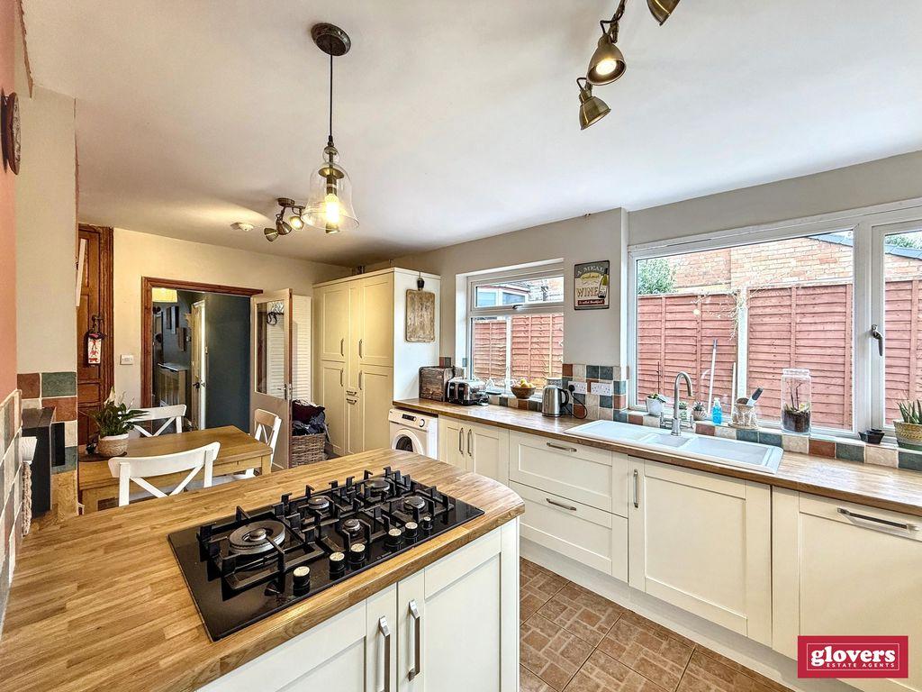 Dining kitchen