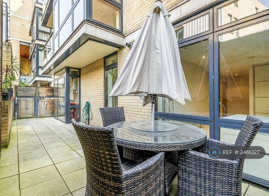 Terrace - Table &amp; Chairs