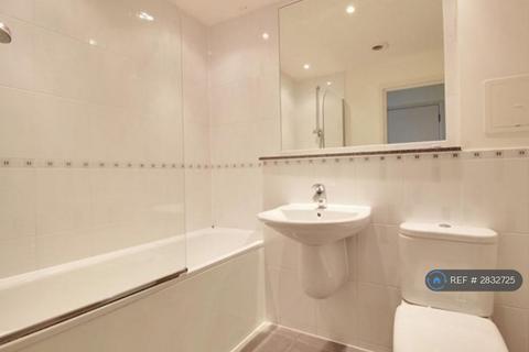 1 bedroom flat to rent, Cosmopolitan Court, Enfield, EN1