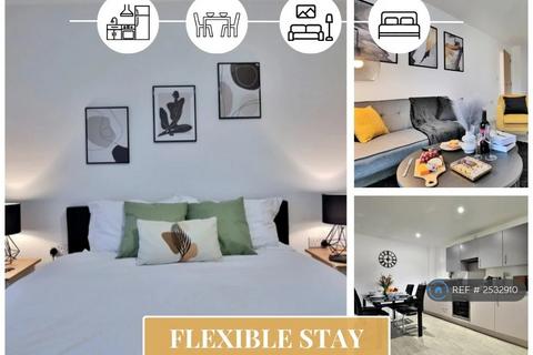 2 bedroom flat to rent, Furness Quay, Manchester, M50