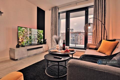 2 bedroom flat to rent, Furness Quay, Manchester, M50