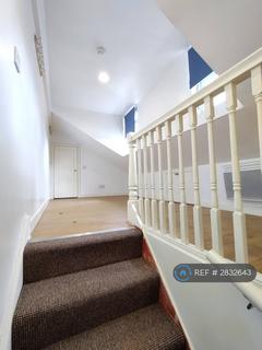 1 bedroom flat to rent, High Street, London, W3
