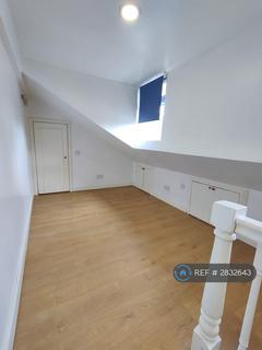 1 bedroom flat to rent, High Street, London, W3