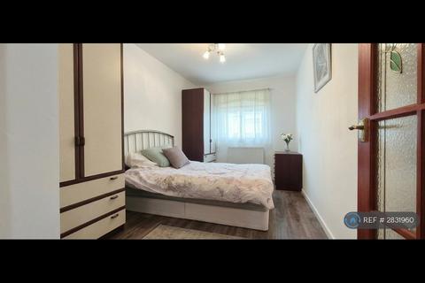 3 bedroom flat to rent, Balmartin Road, Glasgow, G23