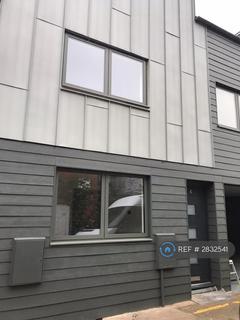 2 bedroom terraced house to rent, Tripps Mews, Manchester, M20