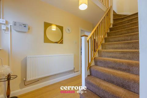 4 bedroom semi-detached house for sale, Victoria Road, Bromsgrove B61
