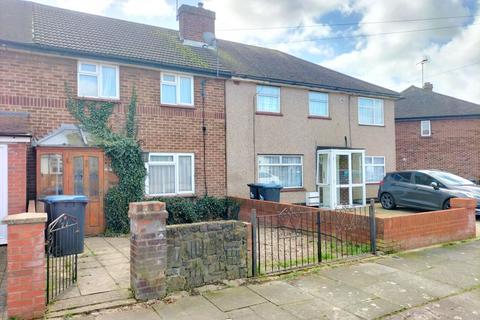 Stoneleigh Avenue, Enfield, EN1