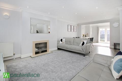 3 bedroom semi-detached house for sale, Nunsbury Drive, Turnford