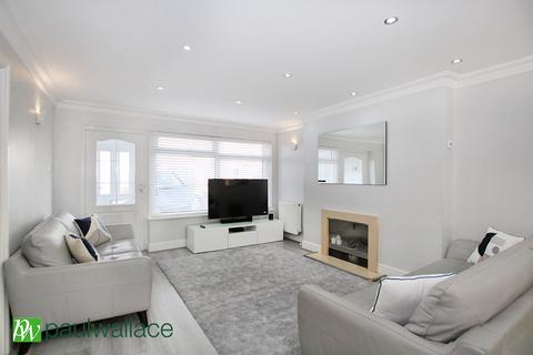 3 bedroom semi-detached house for sale, Nunsbury Drive, Turnford