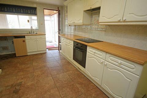 3 bedroom detached bungalow for sale, Vale Road, Salisbury SP5