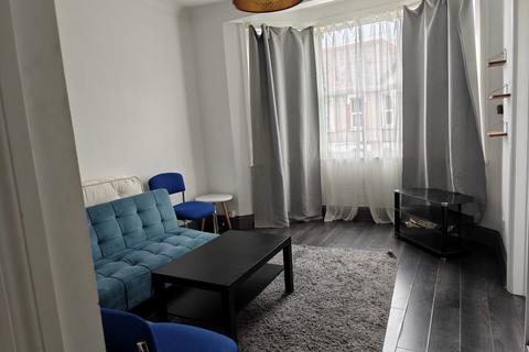 1 bedroom flat to rent, Flat , Stowe Court, Silverdale Avenue, Westcliff-on-Sea