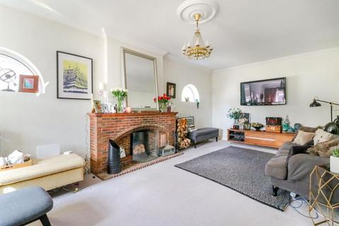 4 bedroom property for sale, Georges Wood Road, Brookmans Park AL9