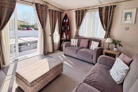 undefined, Water Lily Meadows, Hoburne Cotswolds, Cotswold Lakes