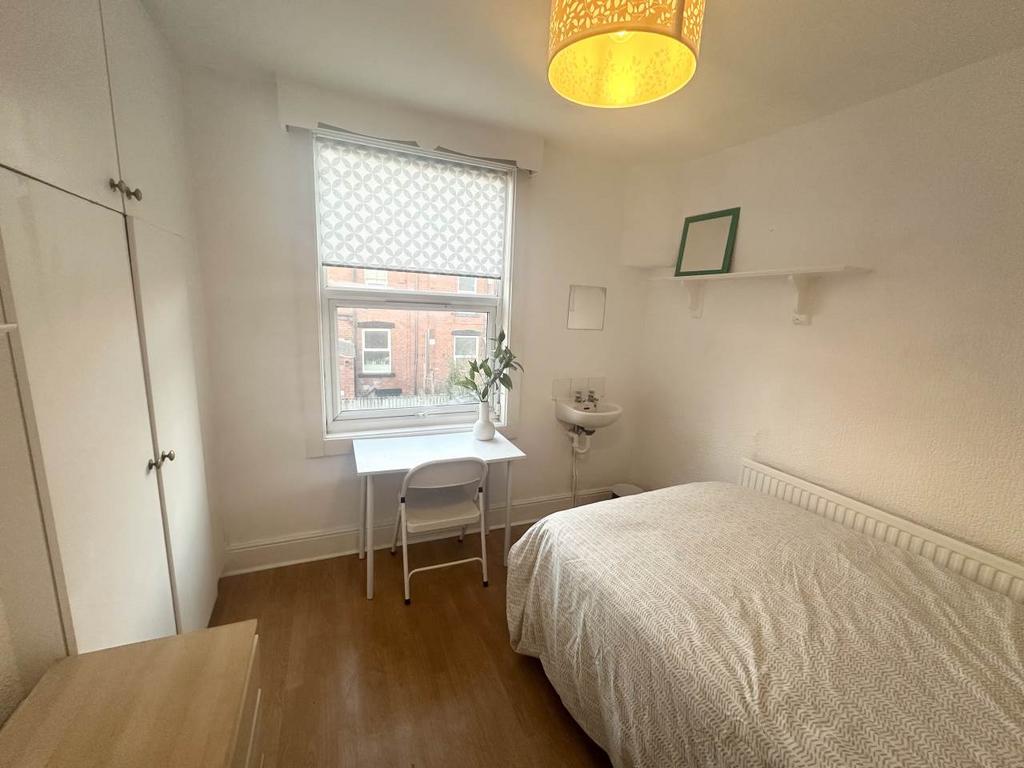 Room 4 (1)