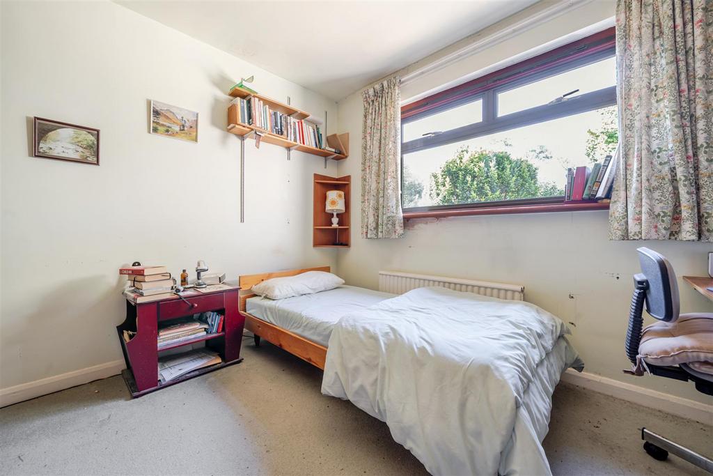 Office / bedroom 4