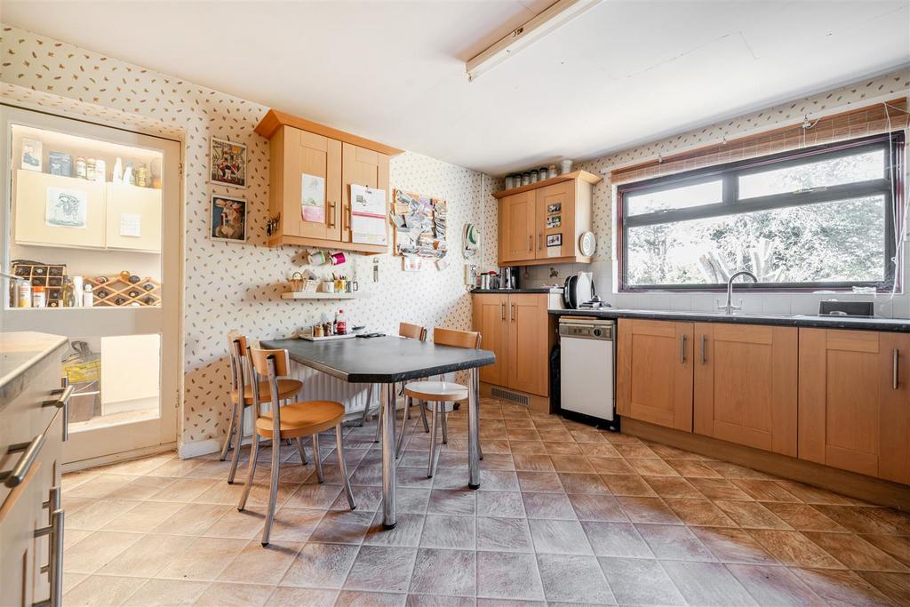 Kitchen / dining room