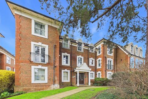 2 bedroom apartment to rent, Woodside Avenue, London, N12