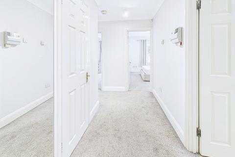 2 bedroom apartment to rent, Woodside Avenue, London, N12