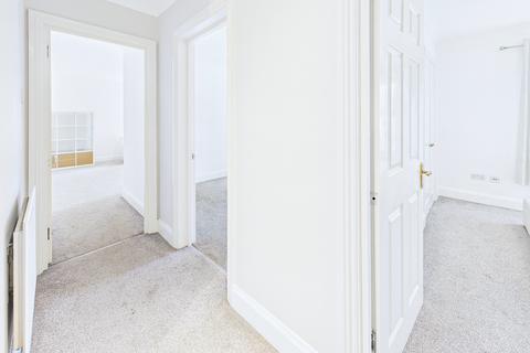 2 bedroom apartment to rent, Woodside Avenue, London, N12