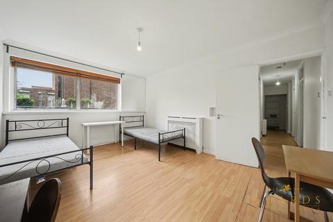 2 bedroom apartment to rent, Parkgate Road, London SW11