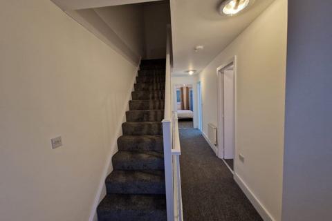 undefined, Wraysbury Drive, Yiewsley UB7
