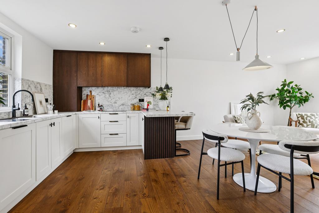 Kitchen   Dining Area