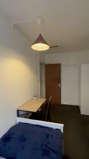 4 bedroom flat to rent, Mile End Road, London E1