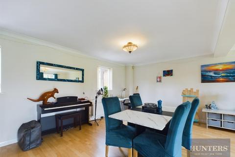 undefined, Wade Court, Hatherley