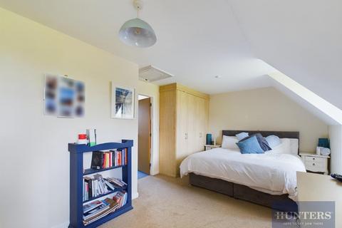 undefined, Wade Court, Hatherley