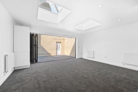 undefined, Merton Hall Road, Wimbledon Chase, London, SW19 3PZ