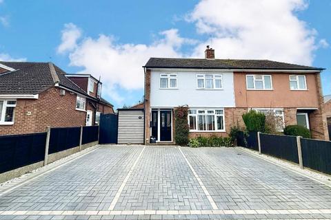 3 bedroom house for sale, Blows Road, Dunstable, Bedfordshire, LU5 4DB