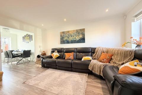 undefined, Bushmead Road, Old Bedford Road Area, Luton, Bedfordshire, LU2 7YT