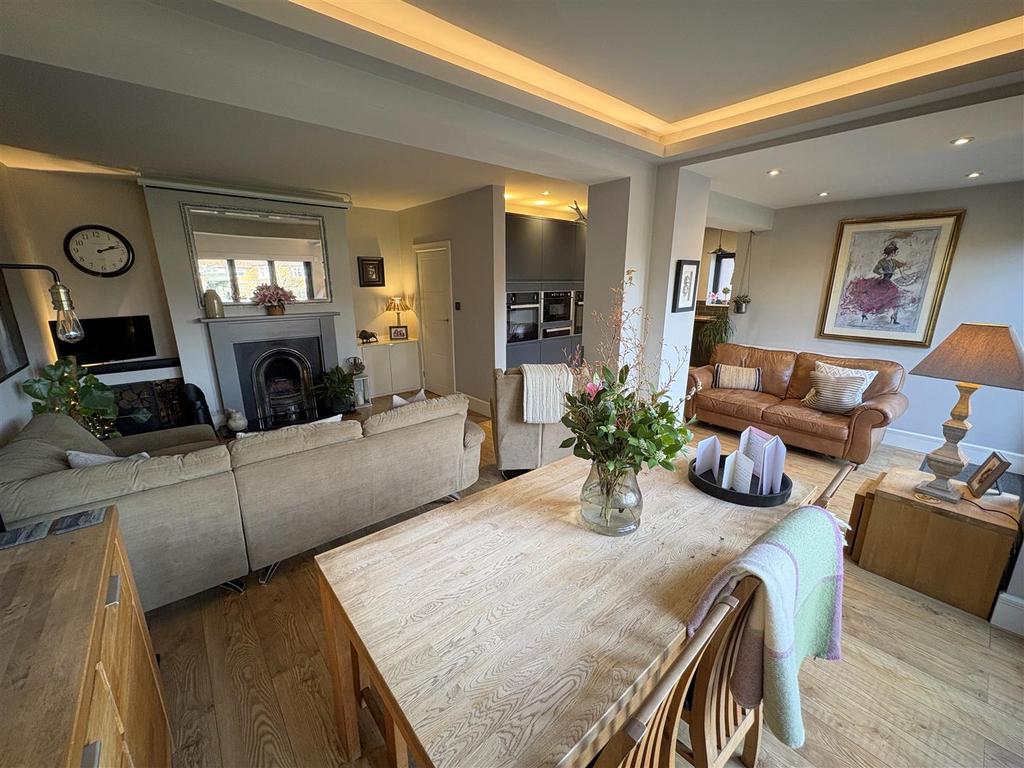 Garden Room/Dining Area