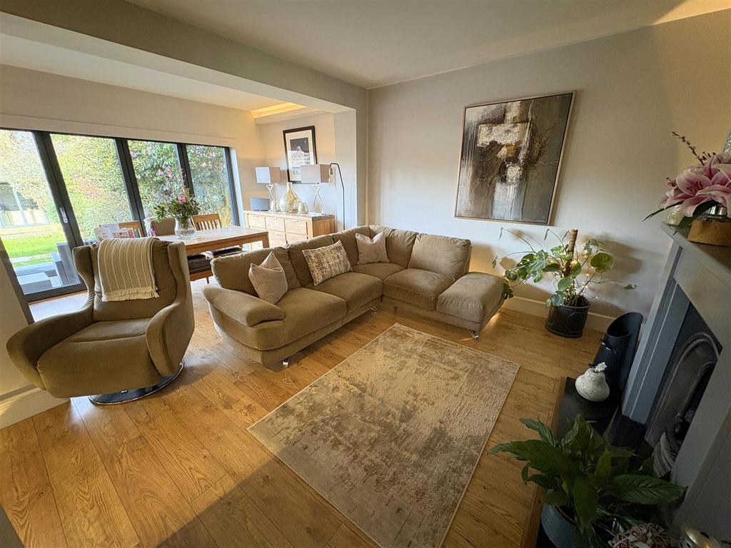 Garden Room/Dining Area