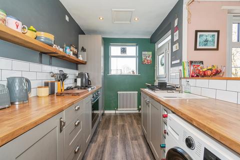 3 bedroom end of terrace house for sale, Petrie Crescent, Leeds, LS13