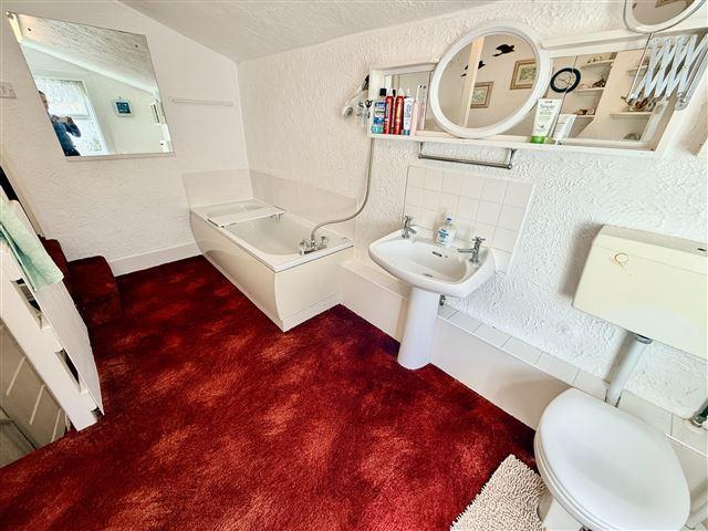 Bath/Shower Room