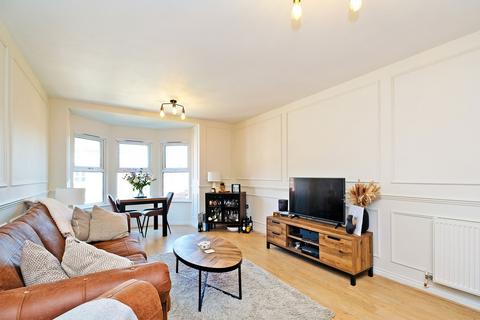 2 bedroom apartment for sale, Carisbrooke Road, Leeds LS16