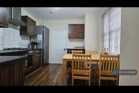 4 bedroom semi-detached house to rent, Queens Row, London, SE17