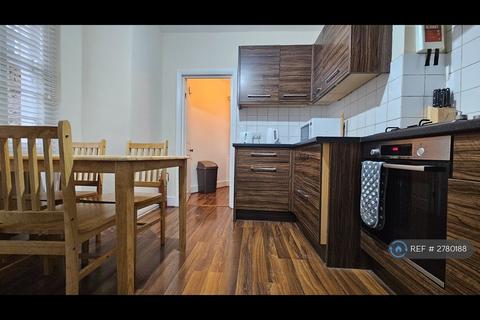 4 bedroom semi-detached house to rent, Queens Row, London, SE17
