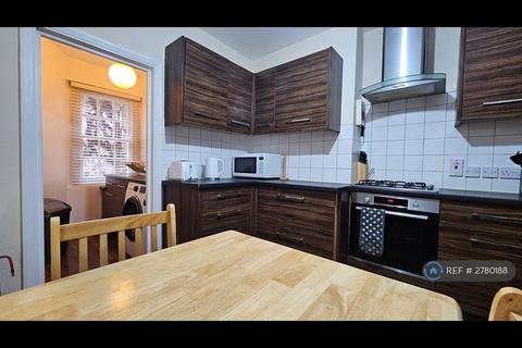 4 bedroom semi-detached house to rent, Queens Row, London, SE17